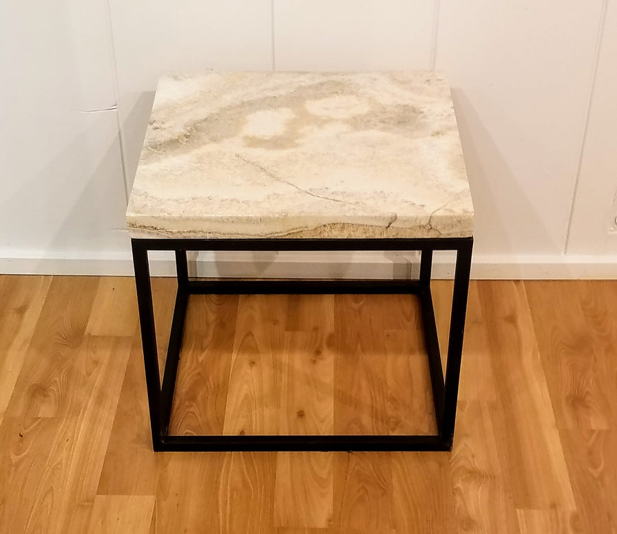 SQUARE ONYX TABLE