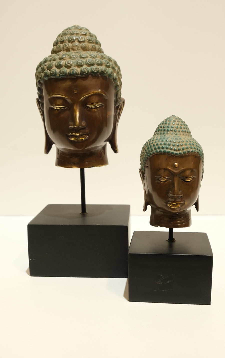 ANTIQUED METAL BUDDHA HEAD